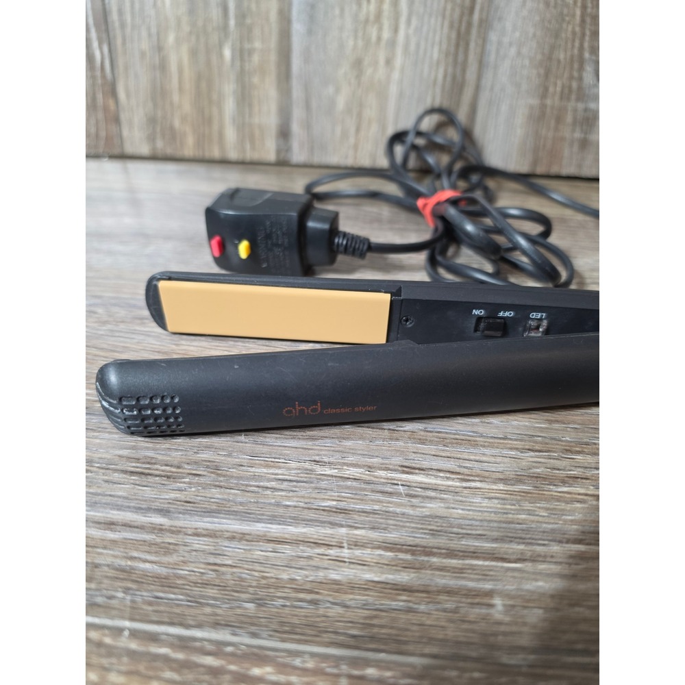 GHD Classic Styler 1 Inch Ceramic Hair Straightener Flat Iron Black 4.2B